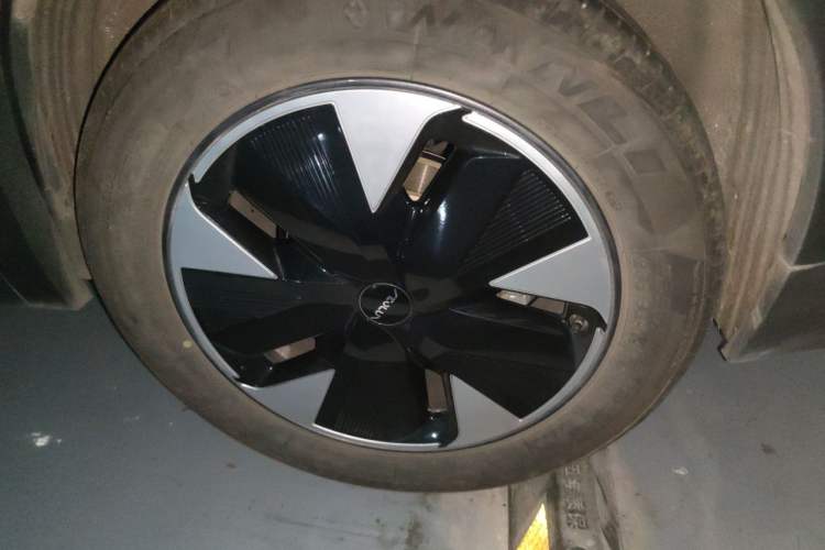 Used Dongfeng Aeolus L7 New Energy 2024 205 Plus Right Front Wheel Hub