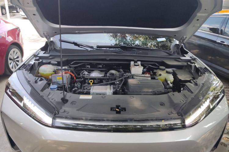 Used Dongfeng Aeolus L7 New Energy 2024 205 Air Engine Bay