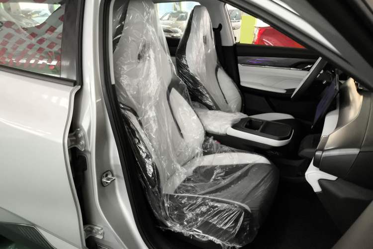 Used Dongfeng Aeolus L7 New Energy 2024 205 Plus Right Front Seat