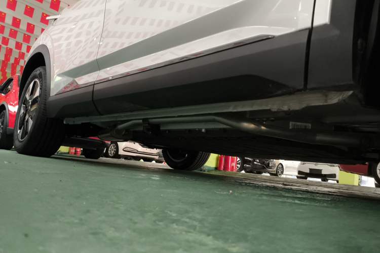 Used Dongfeng Aeolus L7 New Energy 2024 205 Plus Right Side Sill