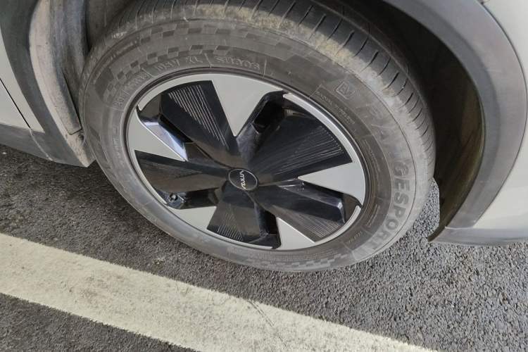 Used Dongfeng Aeolus L7 New Energy 2024 205 Pro Right Front Wheel Hub