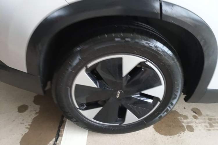 Used Dongfeng Aeolus L7 New Energy 2024 205 Air Right Rear Wheel Hub