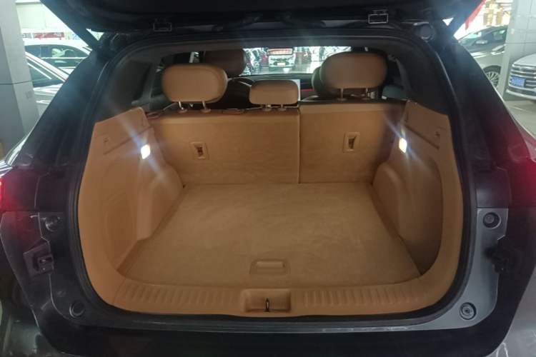 Used Dongfeng Aeolus L7 New Energy 2024 110 Pro Trunk