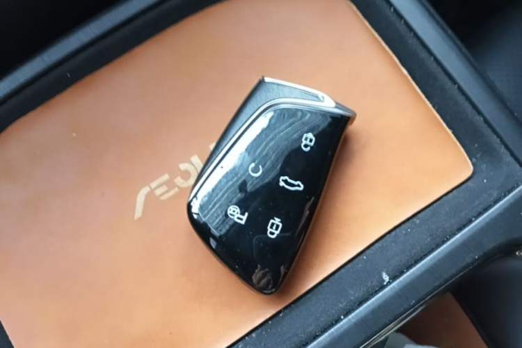 Used Dongfeng Aeolus L7 New Energy 2024 205 Air Vehicle Key