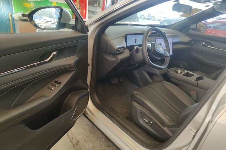Used Dongfeng Aeolus L7 New Energy 2024 205 Air Driver Seat