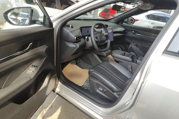 Used Dongfeng Aeolus L7 New Energy 2024 205 Air Driver Seat
