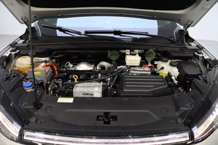 Used Dongfeng Aeolus L7 New Energy 2024 205 Plus Engine Bay