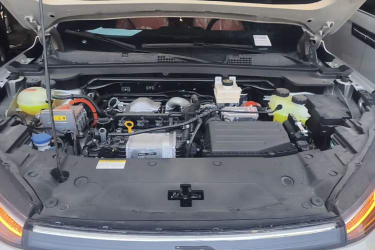 Used Dongfeng Aeolus L7 New Energy 2024 205 Air Engine Bay