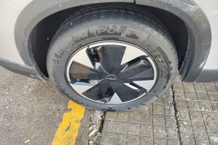 Used Dongfeng Aeolus L7 New Energy 2024 205 Plus Exterior 3