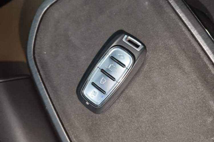 Used Dongfeng Aeolus L7 New Energy 2024 205 Plus Interior 1
