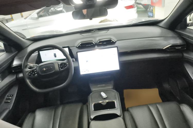 Used Dongfeng Aeolus L7 New Energy 2024 205 Plus Interior 2