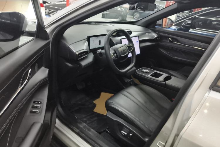 Used Dongfeng Aeolus L7 New Energy 2024 205 Plus Interior 3