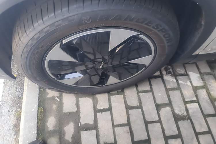 Used Dongfeng Aeolus L7 New Energy 2024 205 Air Left Front Wheel Hub