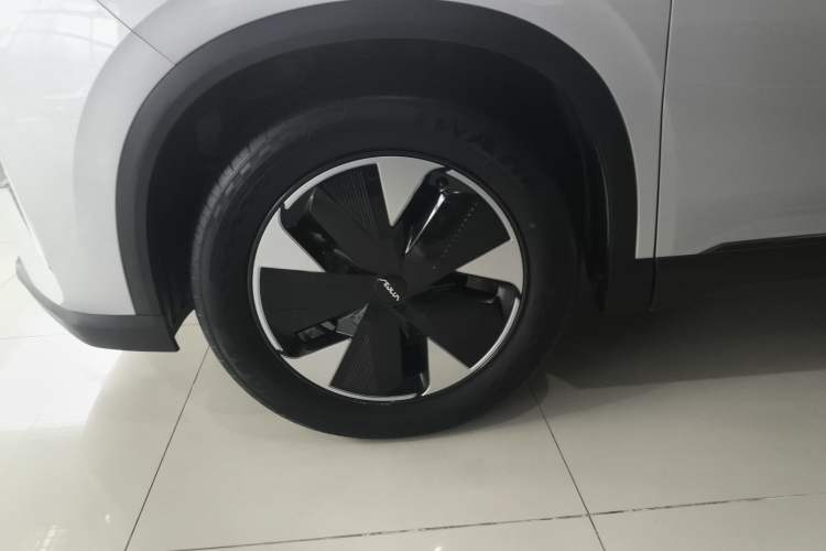 Used Dongfeng Aeolus L7 New Energy 2024 205 Pro Left Front Wheel Hub