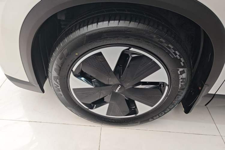 Used Dongfeng Aeolus L7 New Energy 2024 205 Plus Left Front Wheel Hub
