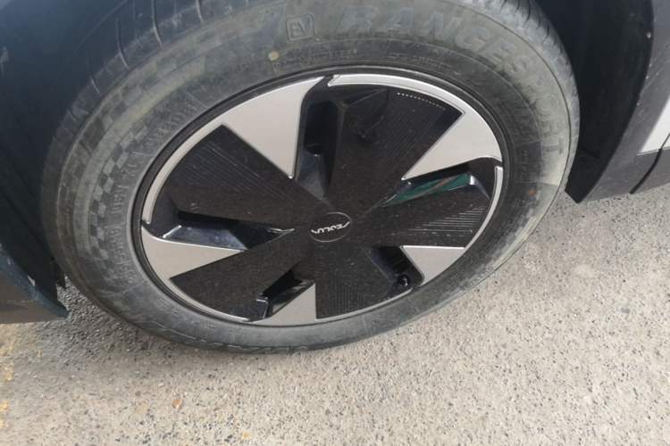 Used Dongfeng Aeolus L7 New Energy 2024 205 Plus Left Front Wheel Hub