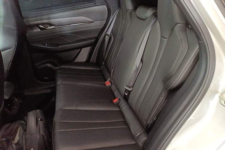 Used Dongfeng Aeolus L7 New Energy 2024 205 Air Left Rear Seat