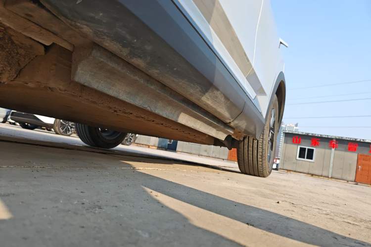 Used Dongfeng Aeolus L7 New Energy 2024 518 Pro Left Side Sill