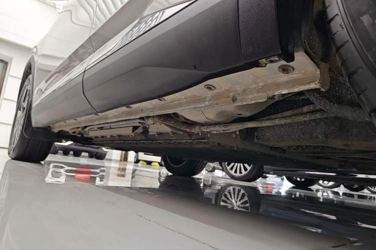 Used Dongfeng Aeolus L7 New Energy 2024 205 Plus Left Side Sill