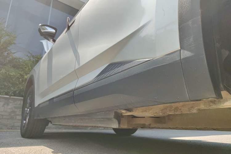 Used Dongfeng Aeolus L7 New Energy 2024 518 Pro Left Side Sill