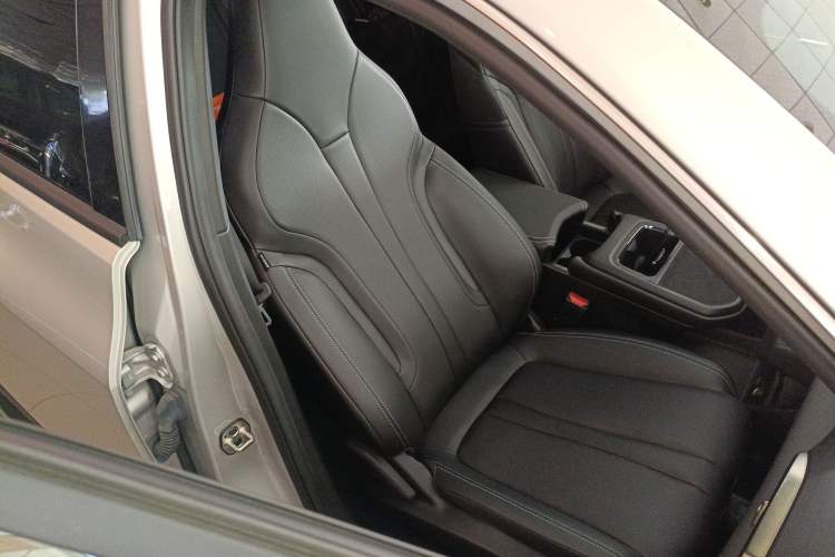 Used Dongfeng Aeolus L7 New Energy 2024 205 Air Right Front Seat