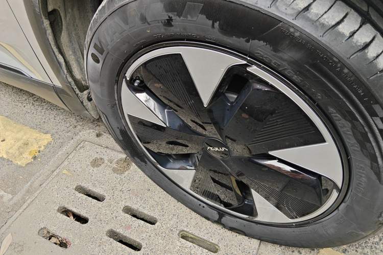 Used Dongfeng Aeolus L7 New Energy 2024 205 Air Right Front Wheel Hub