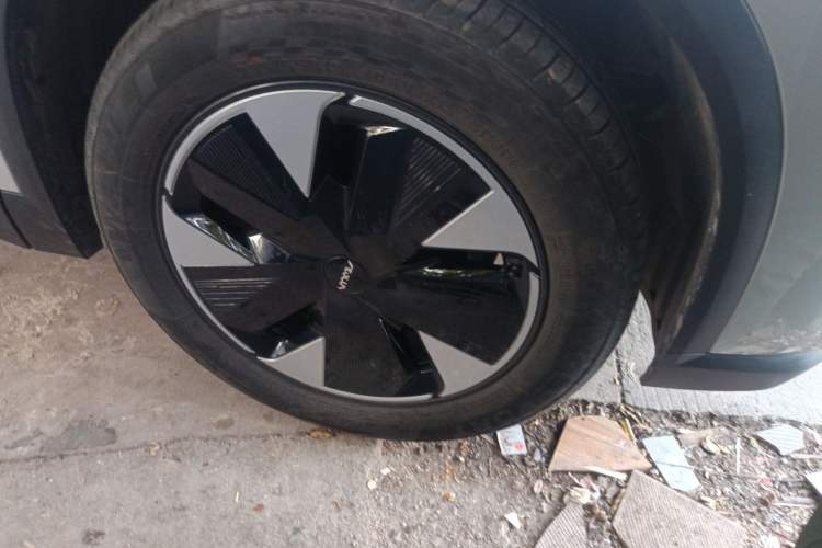 Used Dongfeng Aeolus L7 New Energy 2024 205 Pro Right Front Wheel Hub
