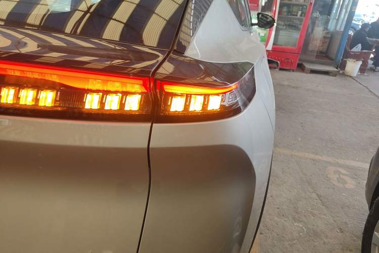 Used Dongfeng Aeolus L7 New Energy 2024 205 Air Right Rear Taillight