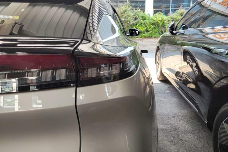 Used Dongfeng Aeolus L7 New Energy 2024 518 Pro Right Rear Taillight