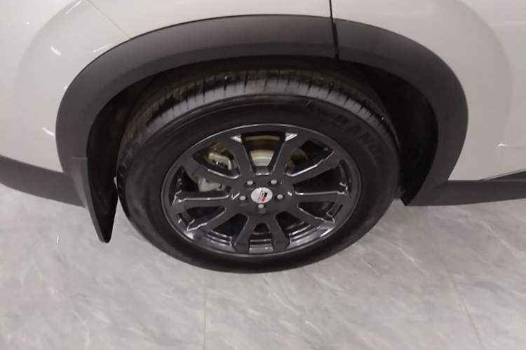 Used Dongfeng Aeolus L7 New Energy 2024 205 Plus Right Rear Wheel Hub