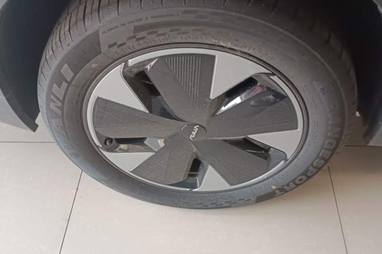 Used Dongfeng Aeolus L7 New Energy 2024 205 Air Right Rear Wheel Hub