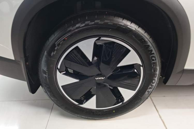 Used Dongfeng Aeolus L7 New Energy 2024 205 Plus Right Rear Wheel Hub