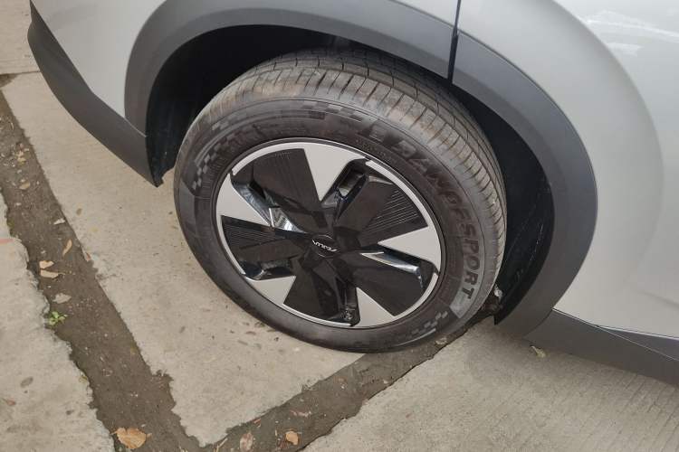 Used Dongfeng Aeolus L7 New Energy 2024 205 Air Right Rear Wheel Hub