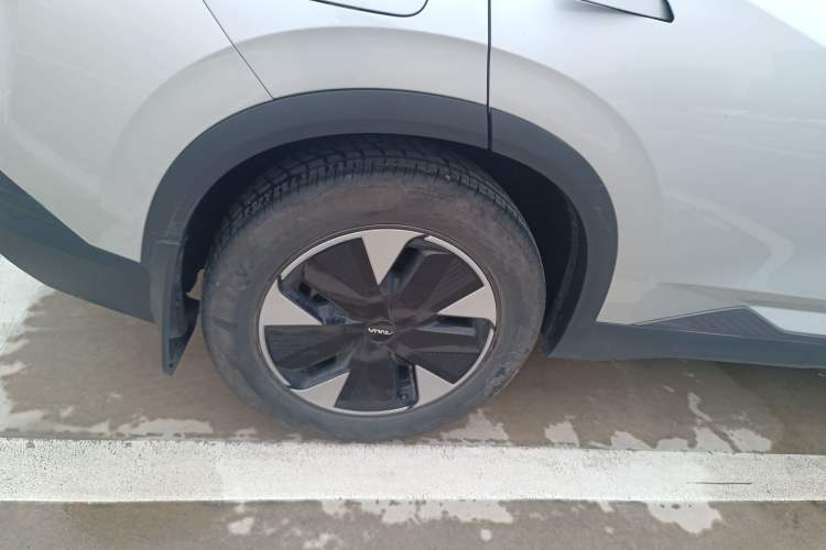 Used Dongfeng Aeolus L7 New Energy 2024 205 Pro Right Rear Wheel Hub