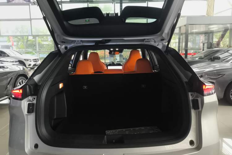Used Dongfeng Aeolus L7 New Energy 2024 205 Pro Trunk