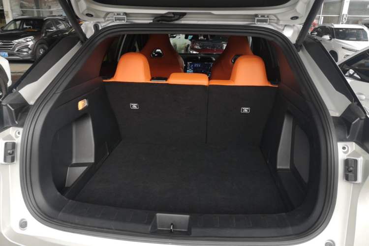 Used Dongfeng Aeolus L7 New Energy 2024 205 Plus Trunk