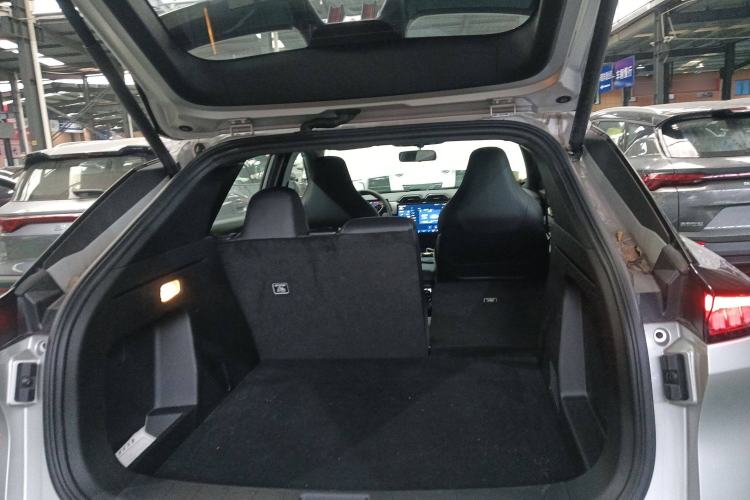 Used Dongfeng Aeolus L7 New Energy 2024 518 Pro Trunk
