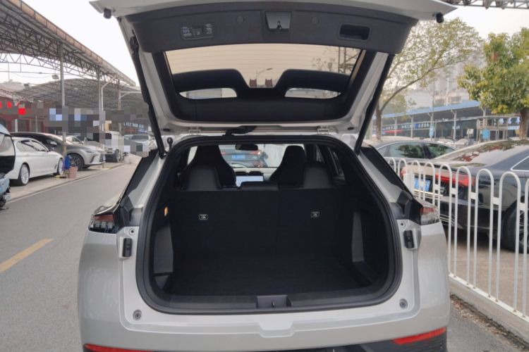 Used Dongfeng Aeolus L7 New Energy 2024 518 Pro Trunk