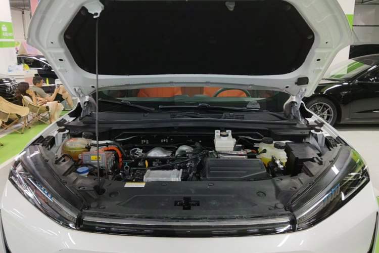 Used Dongfeng Aeolus L7 New Energy 2024 205 Plus Engine Bay