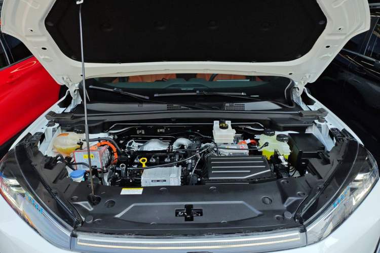 Used Dongfeng Aeolus L7 New Energy 2024 205 Plus Engine Bay