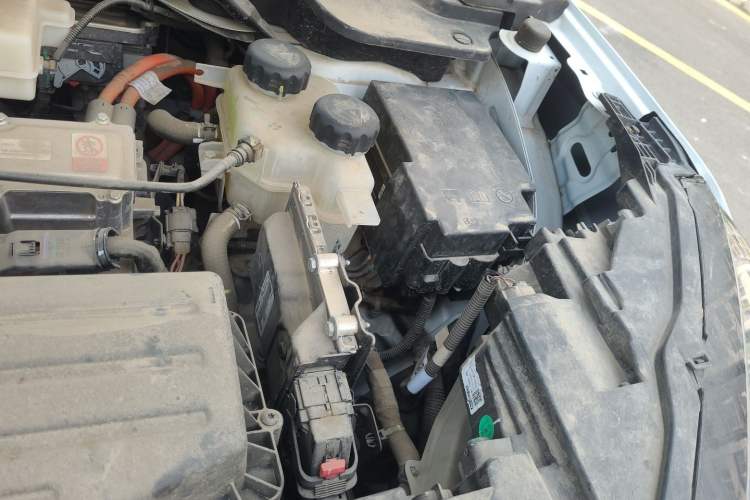 Used Dongfeng Aeolus L7 New Energy 2024 205 Plus Engine Bay Left