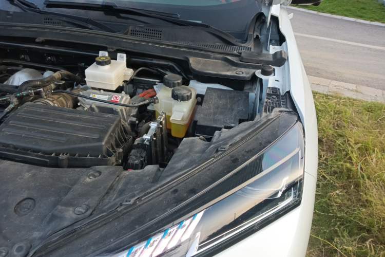 Used Dongfeng Aeolus L7 New Energy 2024 205 Pro Engine Bay Left