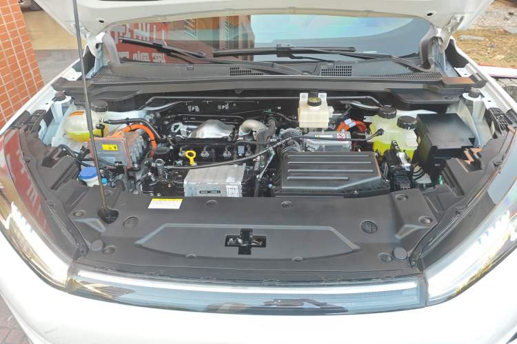 Used Dongfeng Aeolus L7 New Energy 2024 205 Plus Engine Bay