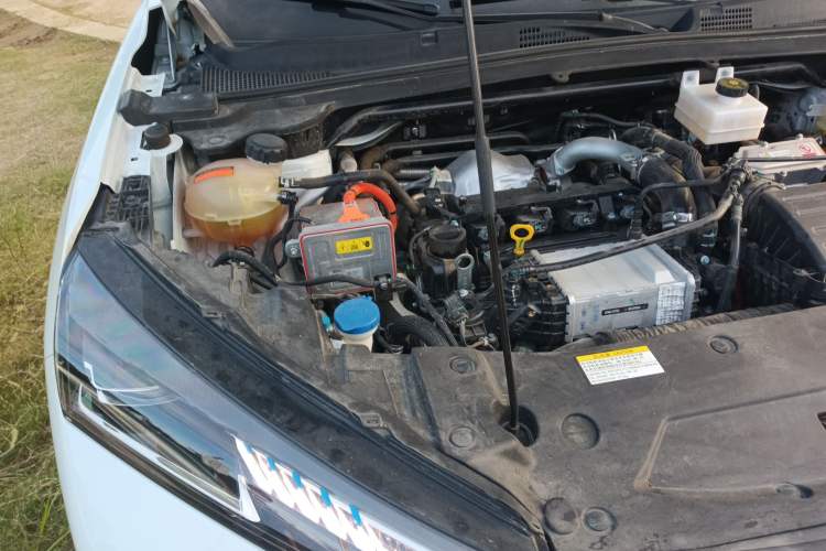 Used Dongfeng Aeolus L7 New Energy 2024 205 Pro Engine Bay Right