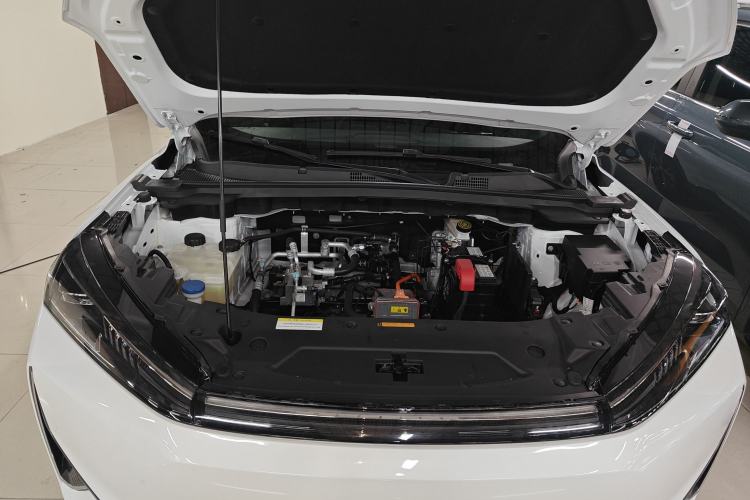 Used Dongfeng Aeolus L7 New Energy 2024 518 Air Engine Bay