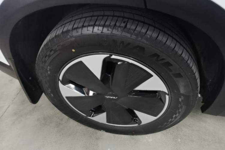 Used Dongfeng Aeolus L7 New Energy 2024 205 Pro Exterior 5
