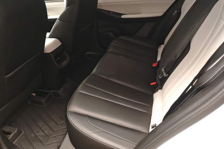 Used Dongfeng Aeolus L7 New Energy 2024 518 Pro Interior 4