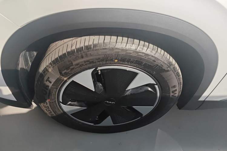 Used Dongfeng Aeolus L7 New Energy 2024 205 Max Custom Edition Left Front Wheel Hub