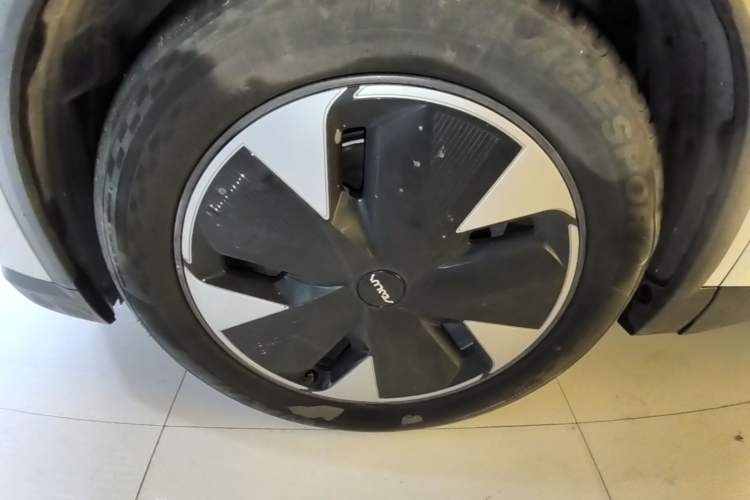 Used Dongfeng Aeolus L7 New Energy 2024 205 Plus Left Front Wheel Hub