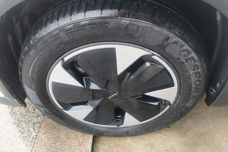 Used Dongfeng Aeolus L7 New Energy 2024 205 Plus Left Front Wheel Hub
